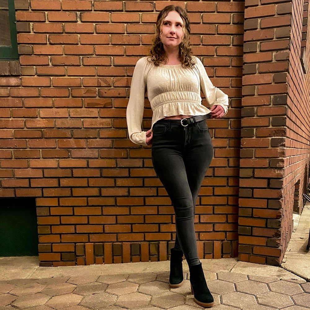 Meet your Posher, Annie